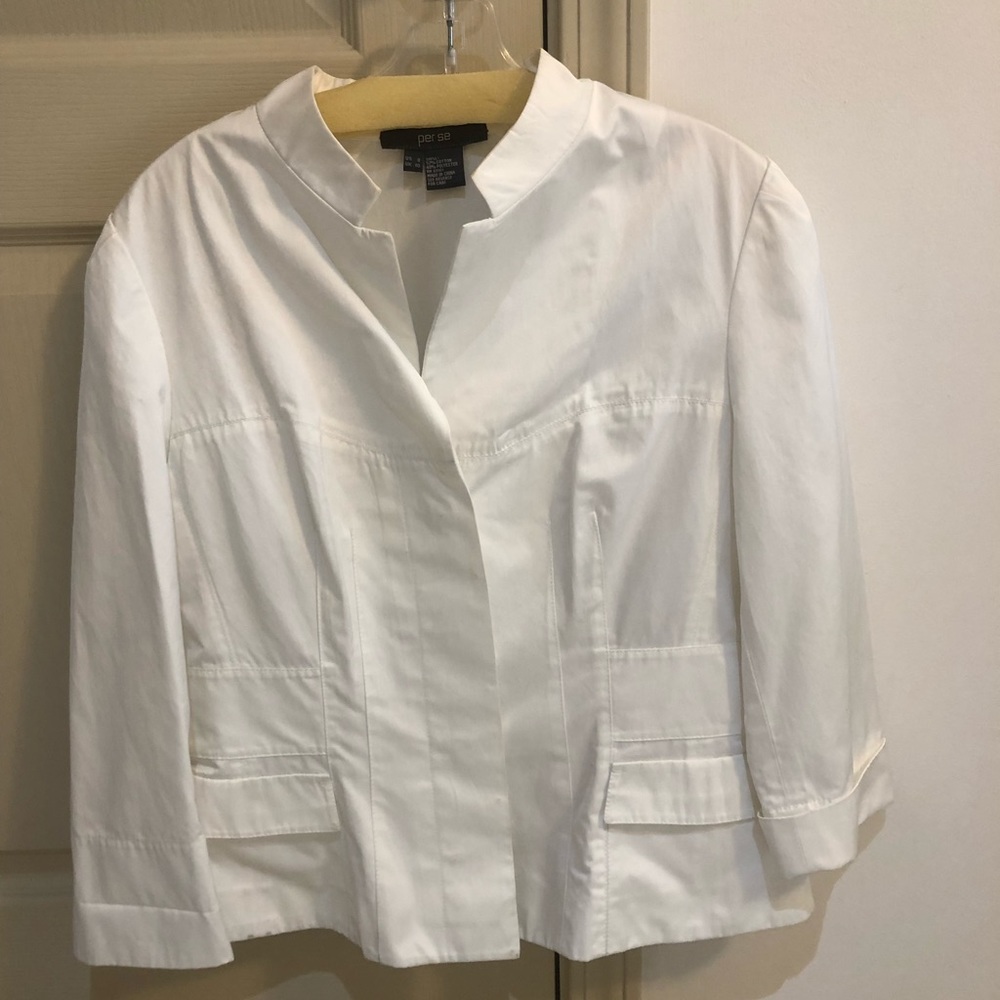 PER SE white jacket with pockets!!